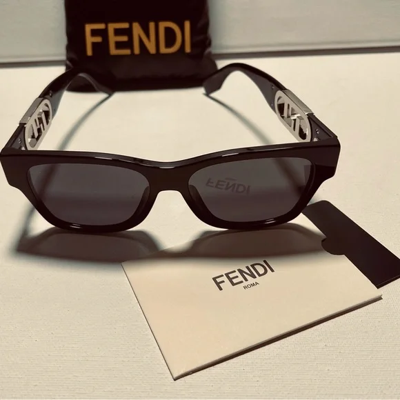 NWT FENDI 40081 EMBELLISHED O display picture 2